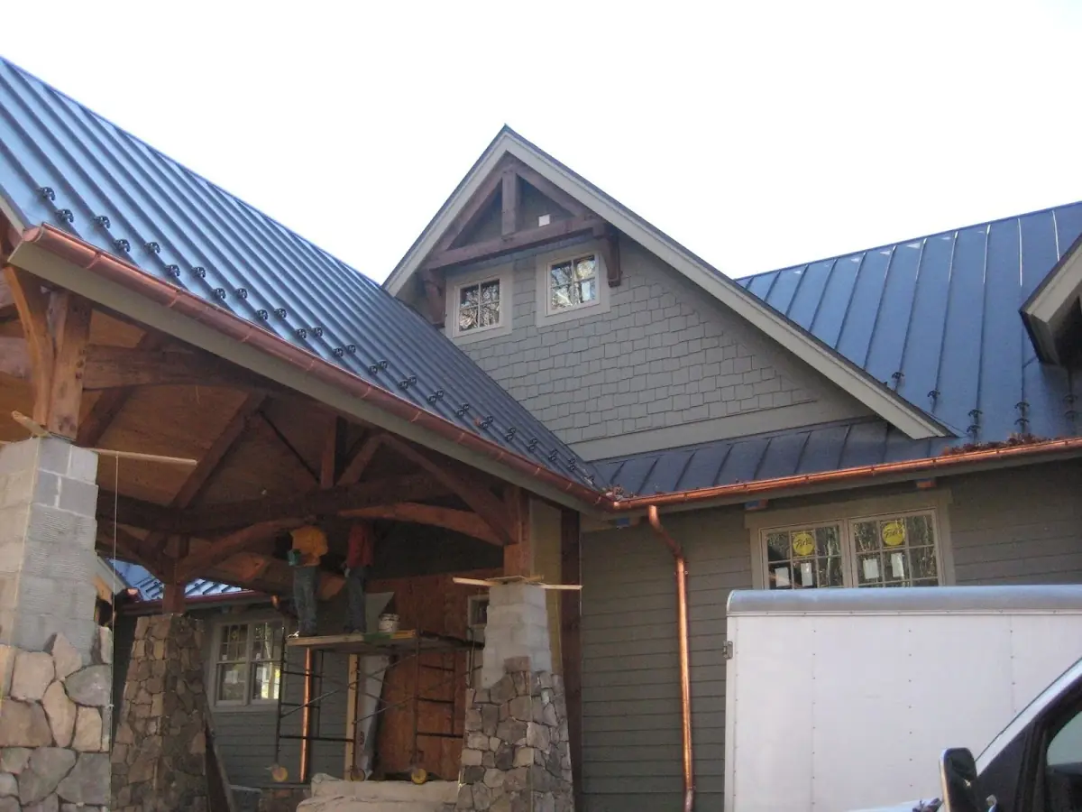 Craftsman Roofing team delivering quality roofing work in Skyway